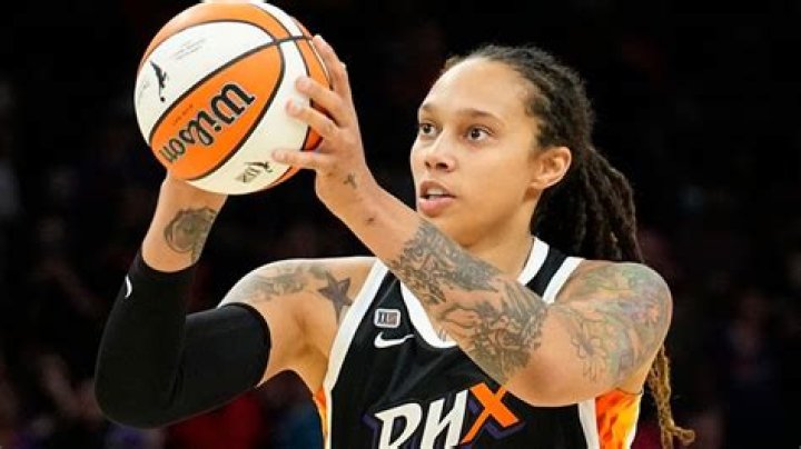 Brittney Griner Bio, Age, Net Worth, Parents, Siblings, Wife, IG