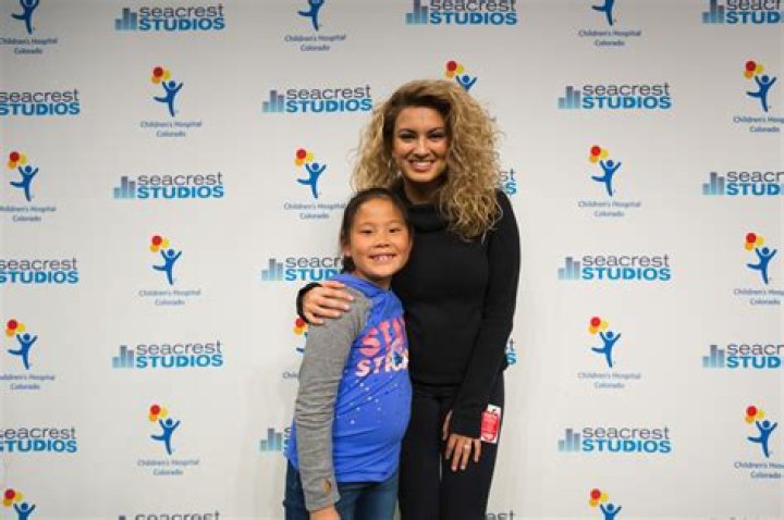 Does Tori Kelly Have Kids?