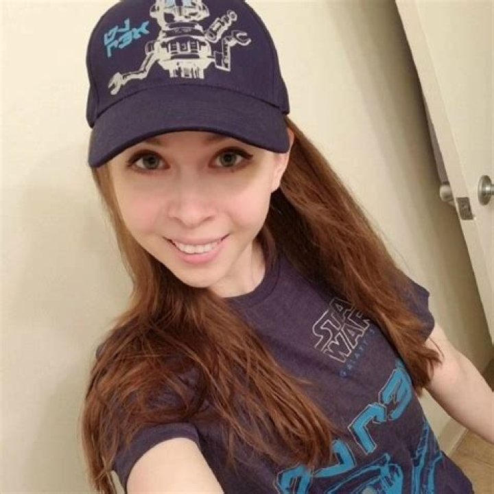 Jenny Nicholson Wiki, Boyfriend, Age, Net Worth, Husband, YouTube