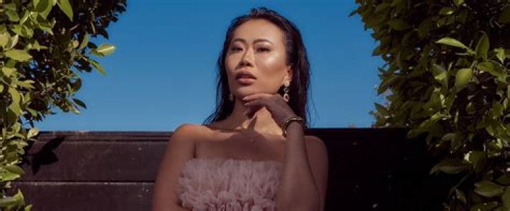 Who is Kelly Mi Li Dating Now?